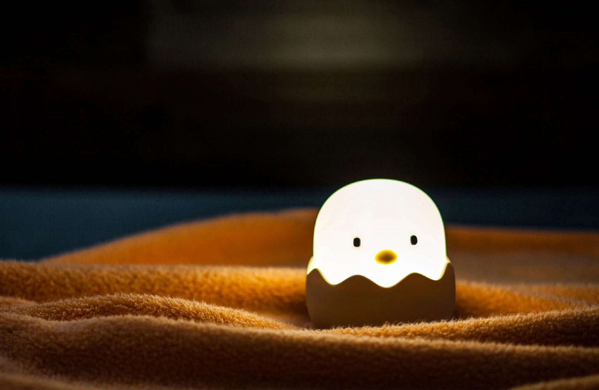 dropshipping 蛋壳鸡情感硅胶夜灯 led 充电智能感应儿童床头灯