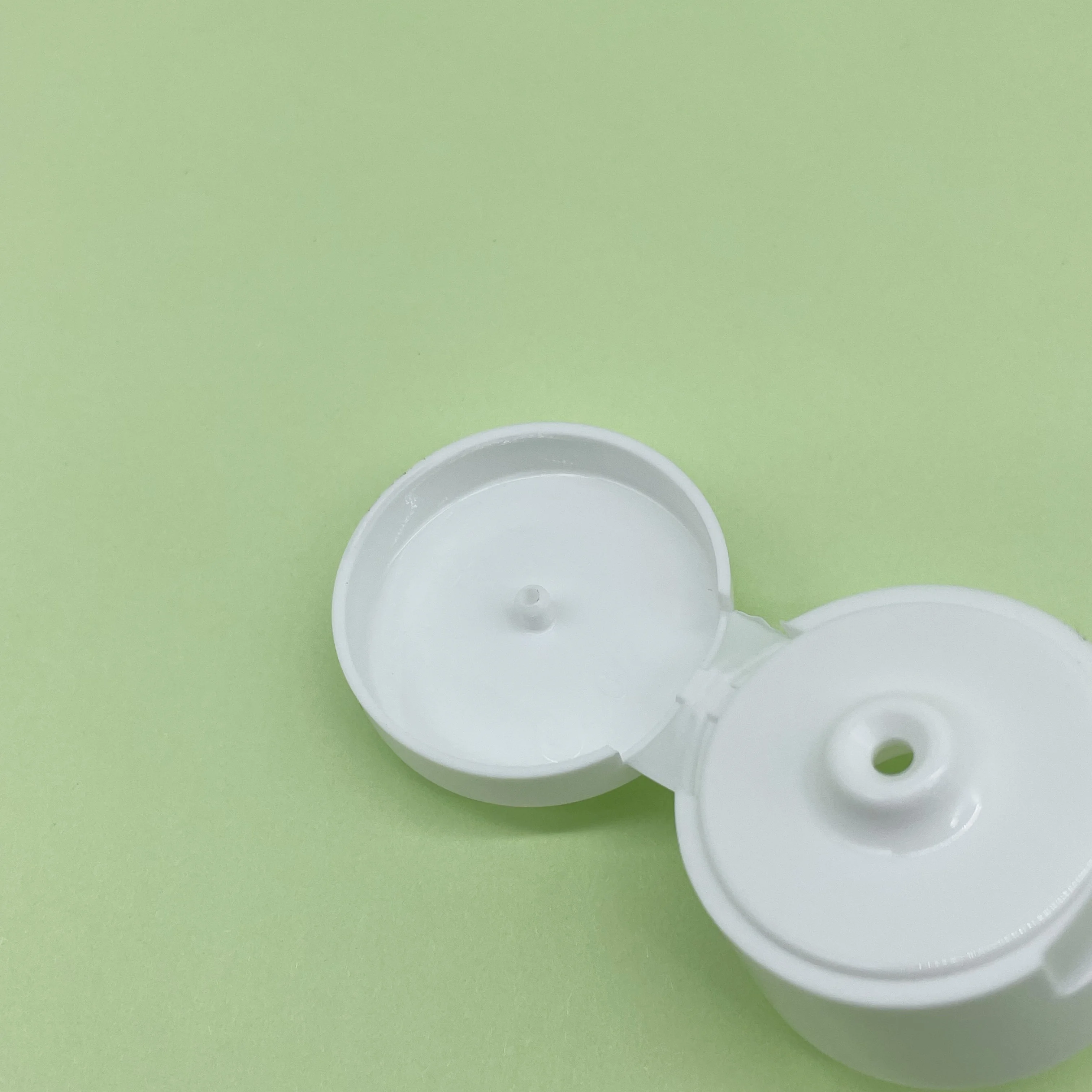 28mm white plastic flip top cap for bottles lotion hand cream smooth surface bottle screw cap-26