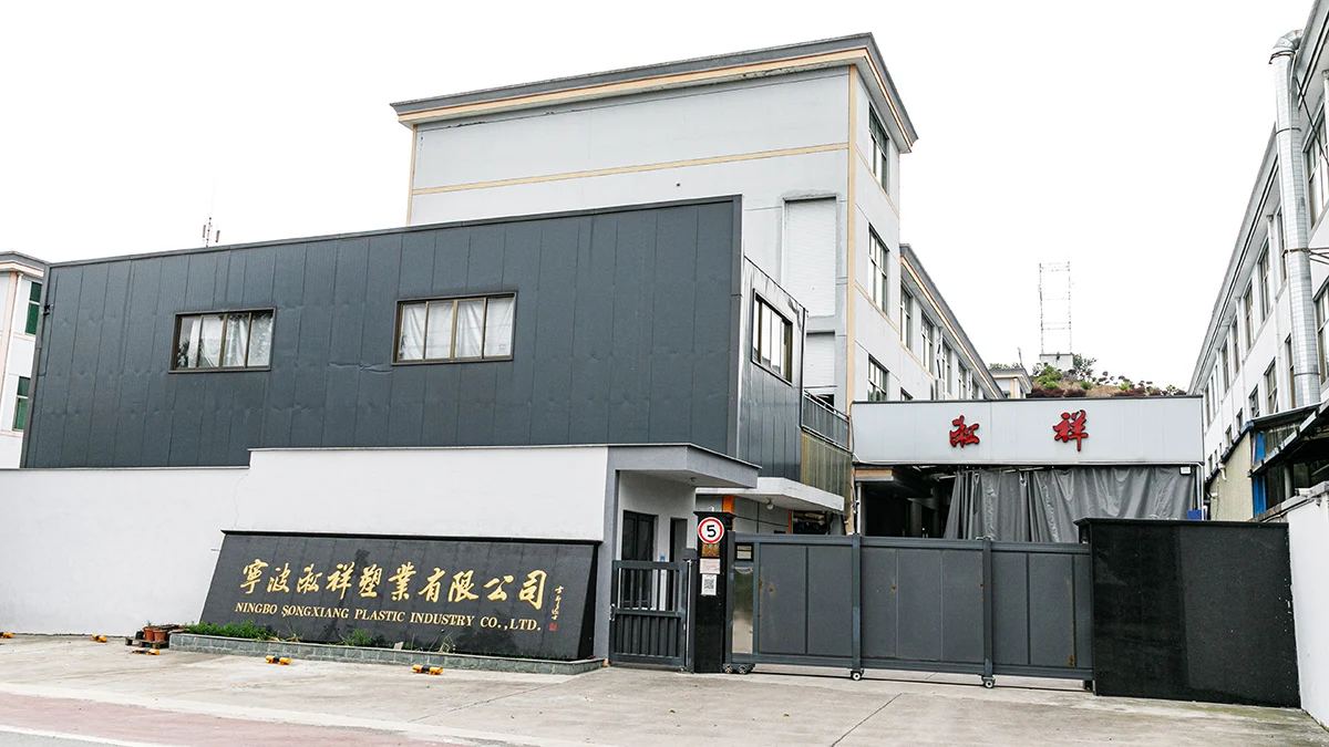 New Arrival Kitchen Tools 2.5l Quick Salad Dryer Salad Spinner With