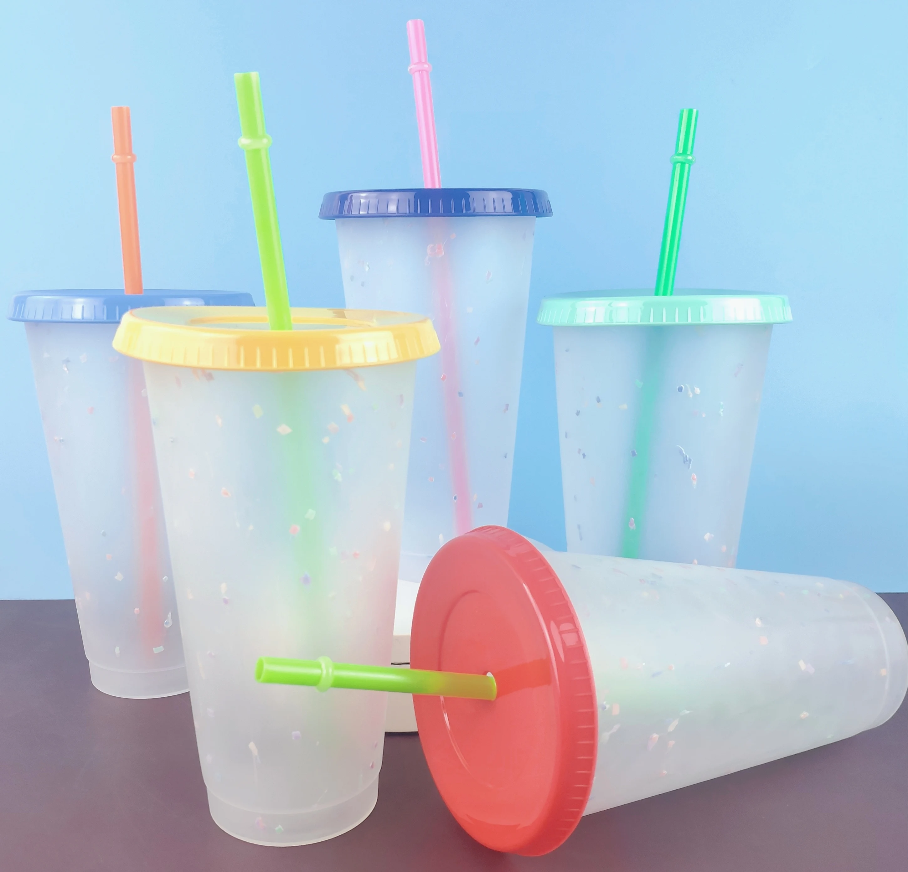 710ml plastic tumblers  Color changing plastic cup  lids and straws Wholesale plastic tumbler