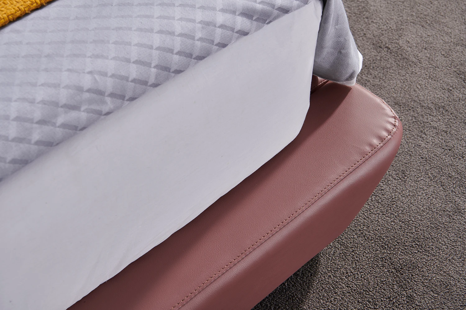 粉色皮革软垫现代设计特大号床舒适床头板x006 - buy modern design