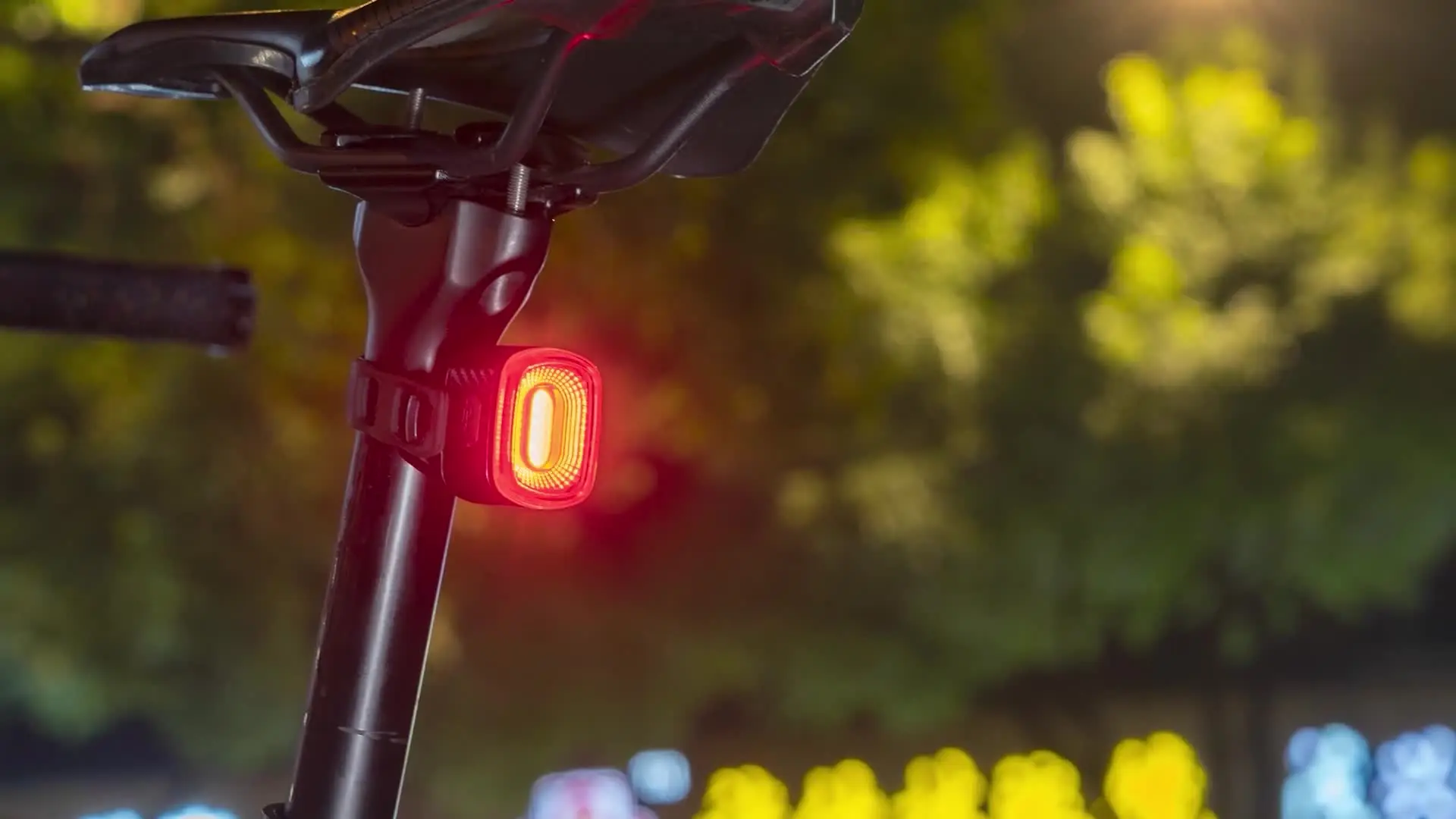 Red Bycycle ライト、チェーン付き Red Bycycle ライト、チェーン付き