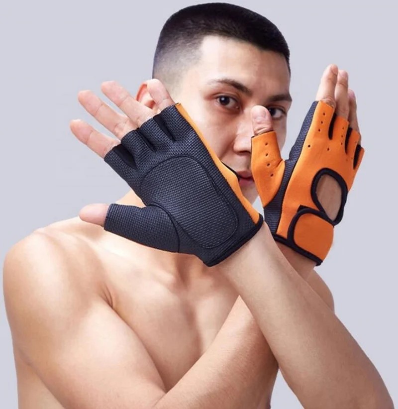 
GS013 Outdoor Sports Gloves Half Finger Fitness Cycling Gloves for Men and Women Can Be Customized Wholesale 
