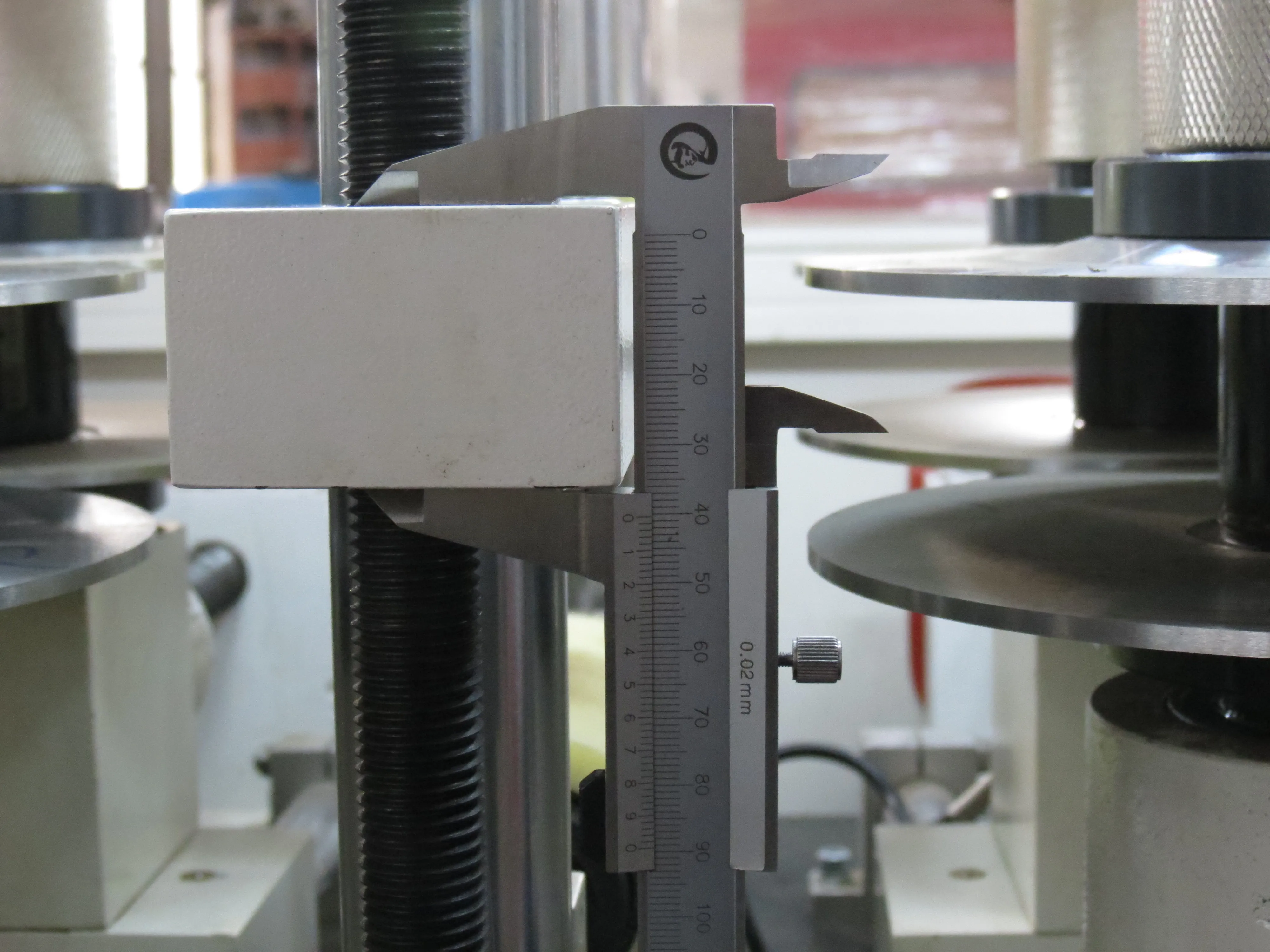 Rolling Machine for thermal break of aluminium profiles UPVC Window Door Making Machinery