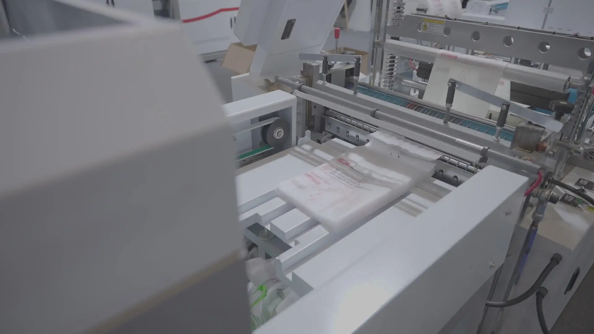 ZX-LT500 Non Woven Bag Making Machine - Multifunctional, Reliable
