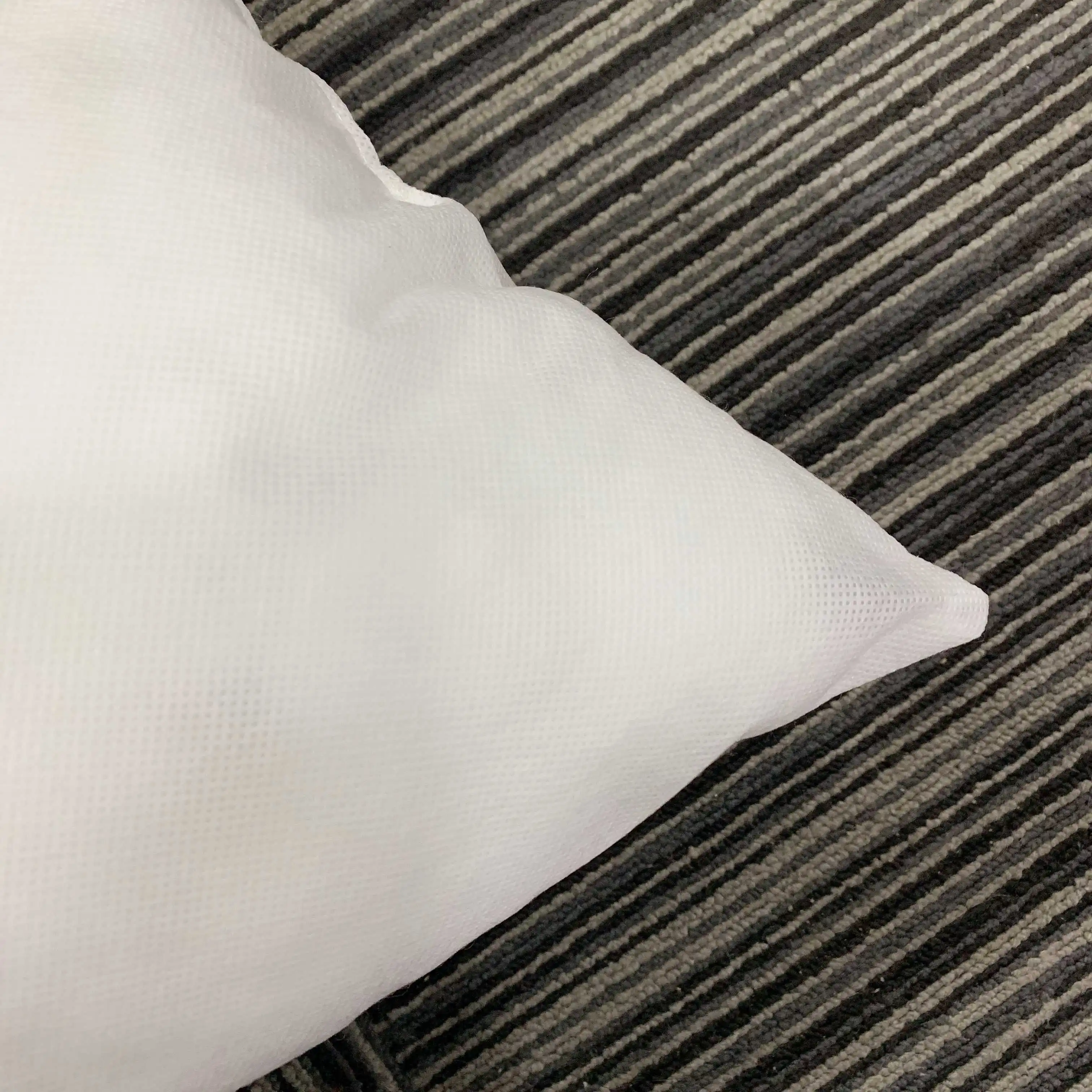 Wholesale Custom Cushion Inners 45x45 Nonwoven Throw Pillow Filling