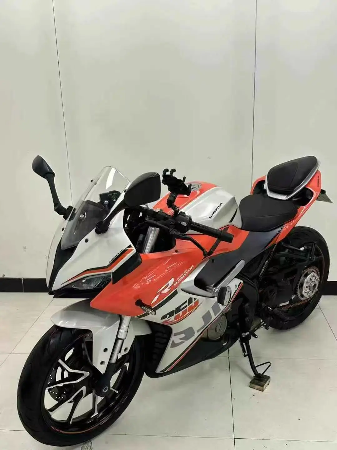 QJMOTOR SR400 - 400cc Inline-Twin Sportbike with 33kw Power
