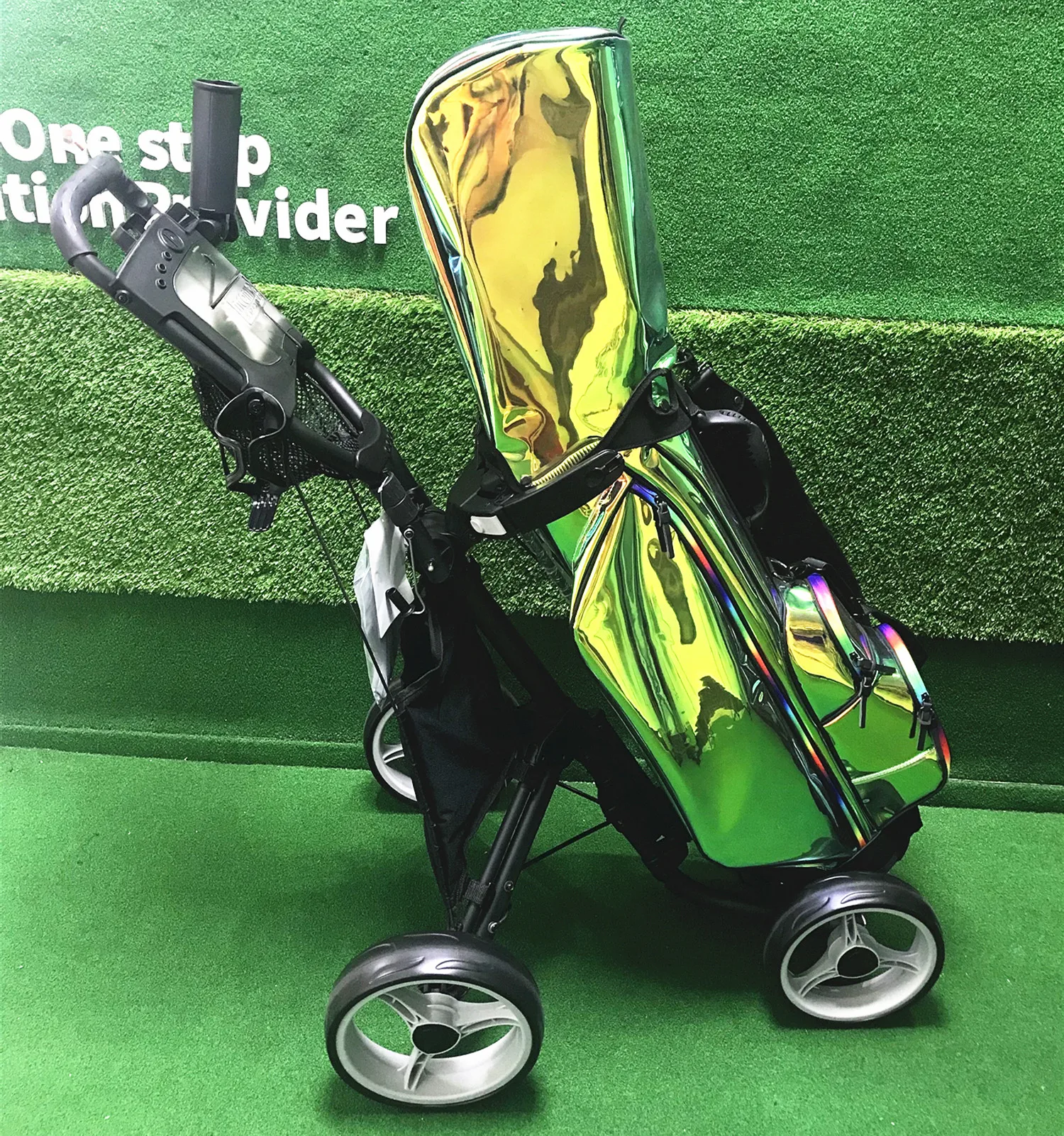 golf-stand-bag-ergonomic-classy-design-4-dividers-with-cooler-pouch
