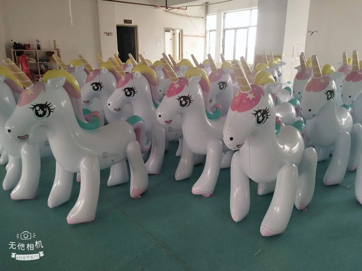 INFALTABLE TEST SPRINKLER UNICORN.jpg