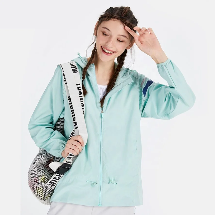 Спортивная верхняя одежда