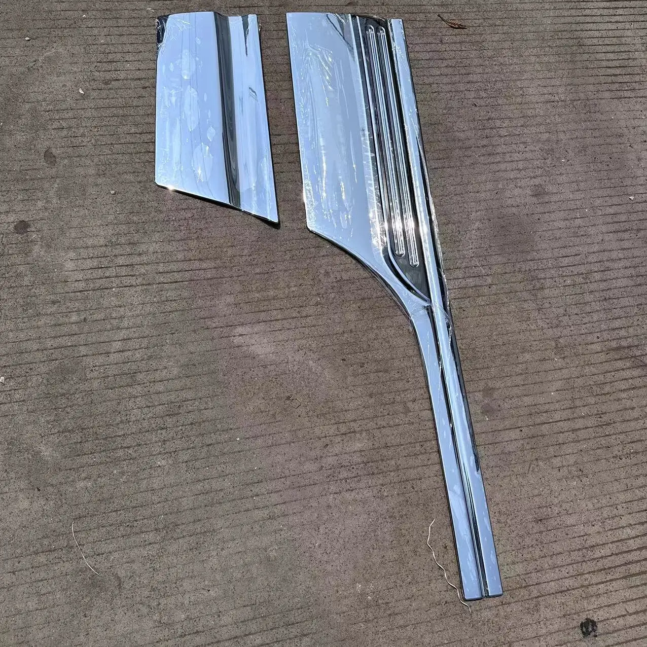GHCD New Product/factory Price/high Quality Japanese  Truck ISUZ NQR(600P)NQR(100P) Chrome-plated Door Garnish manufacture