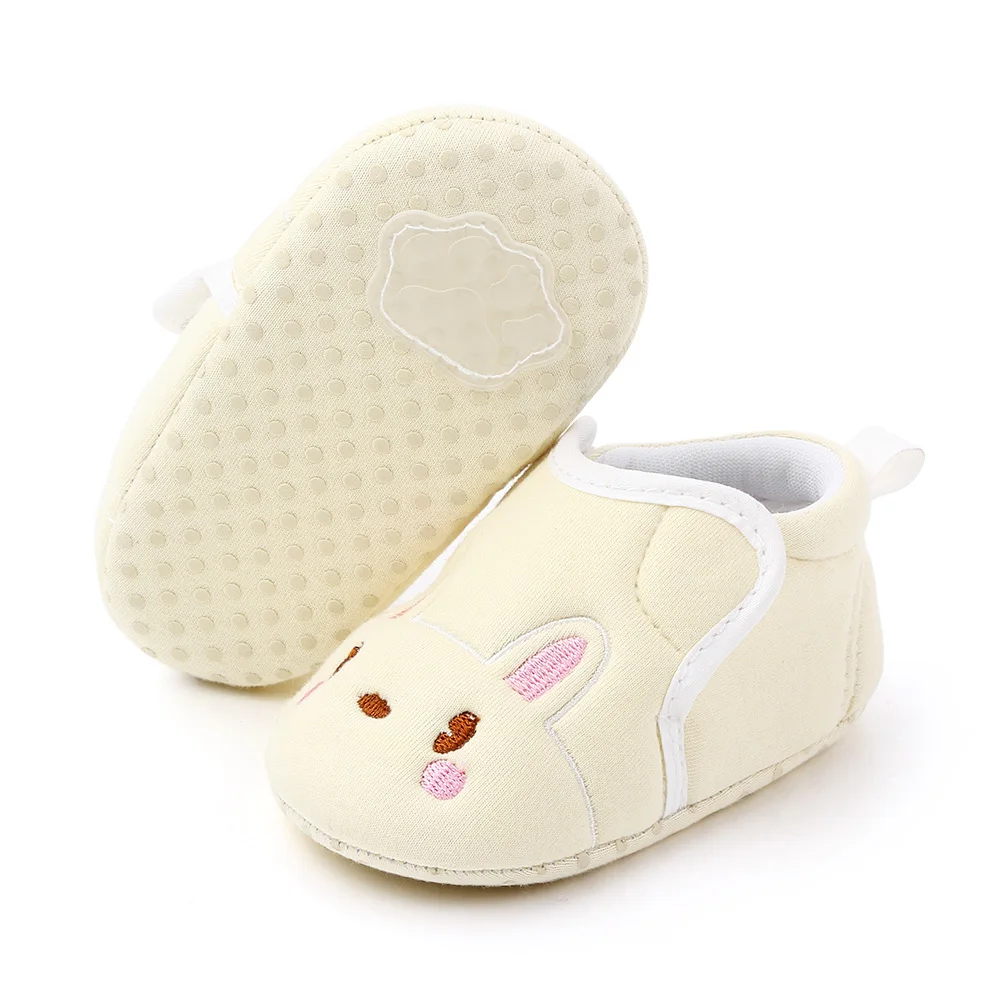 Cute animal design soft cotton newborn baby shoes for boys and girls in bulk manufacture