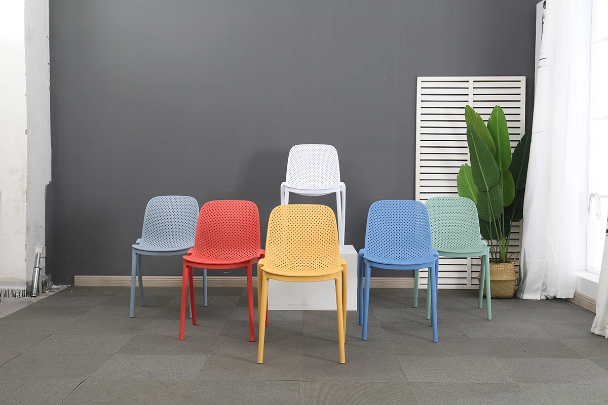 High Quality Fancy Decorative Luxury Cheap Stackable Pp Dinning Dining