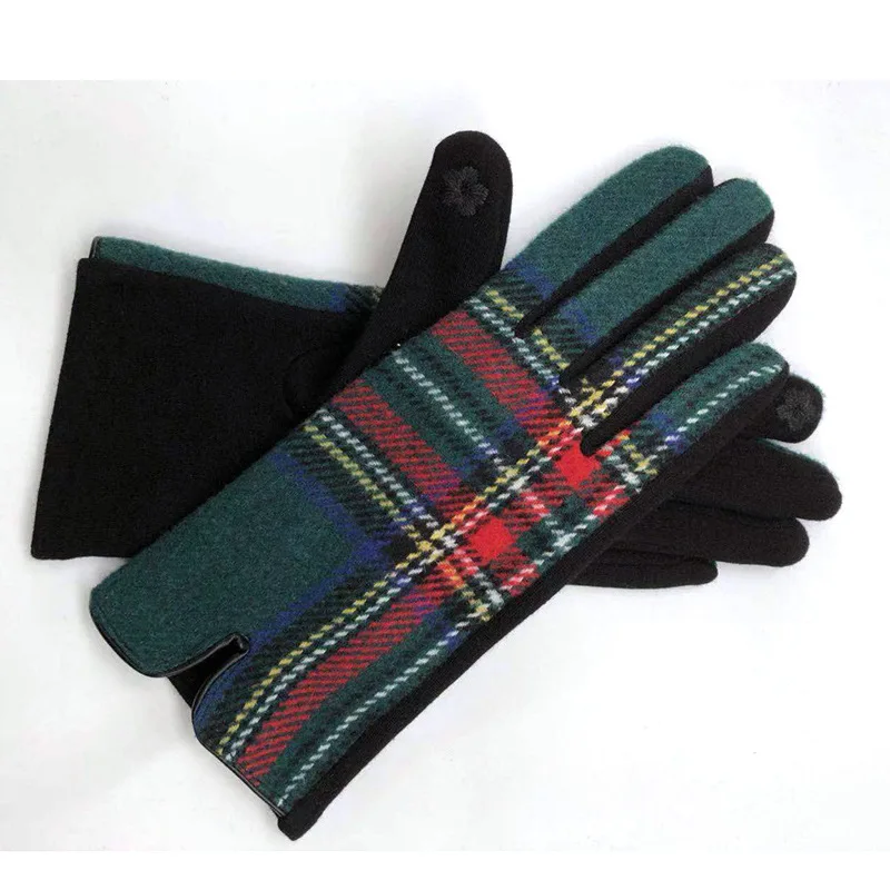 Plaid Gloves  (4).jpg