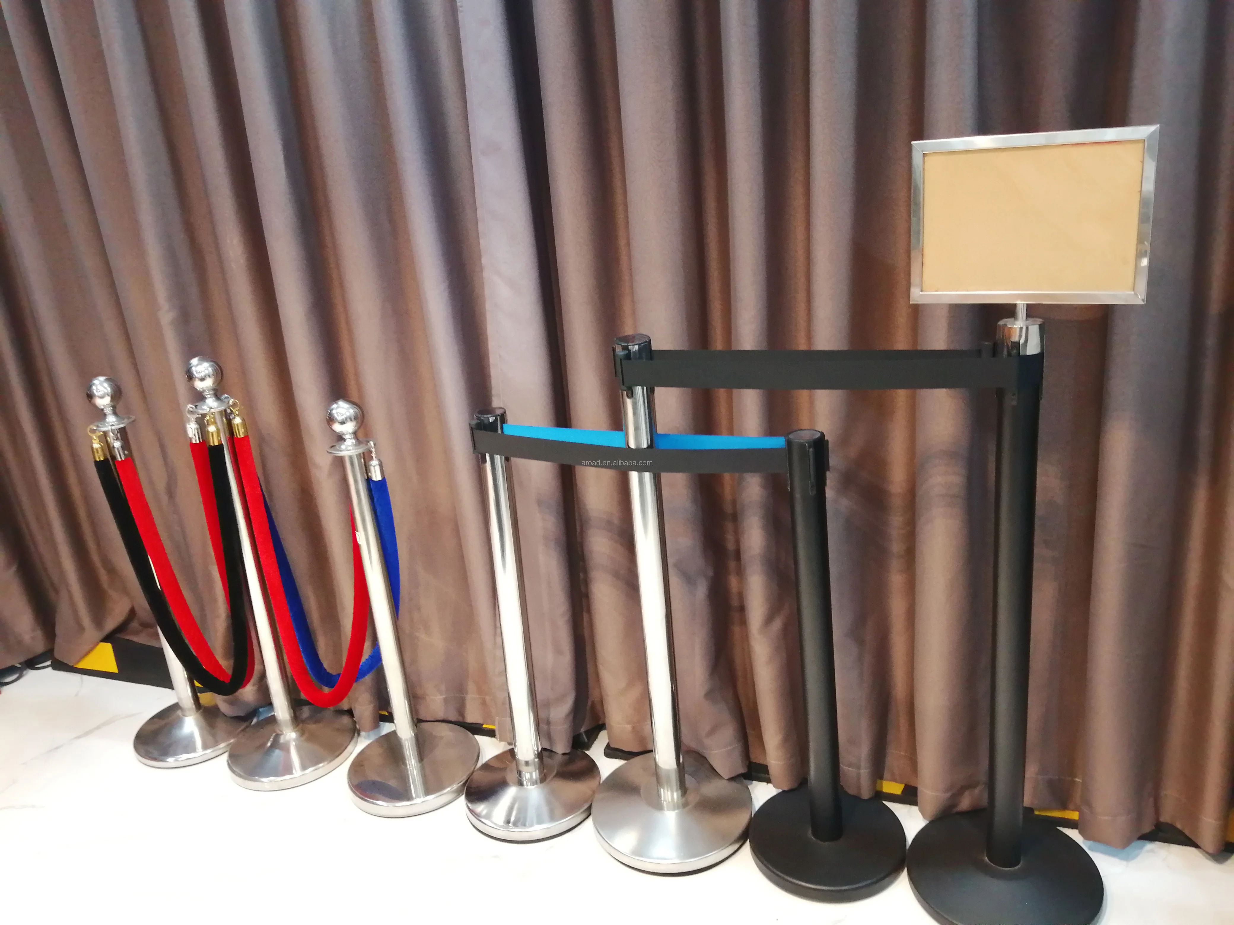 High Quality Black Silver Golden Metal Cast Iron Base Modern Queue Line Crowd Control Traffic Barrier Retractable Belt Stanchion