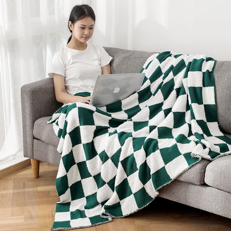 Cuddly Modern Style Soft Couch Bed Ultra Velvet Knitted 100% Polyester Eco-friendly Embroidered Throw Blankets Women Mothers