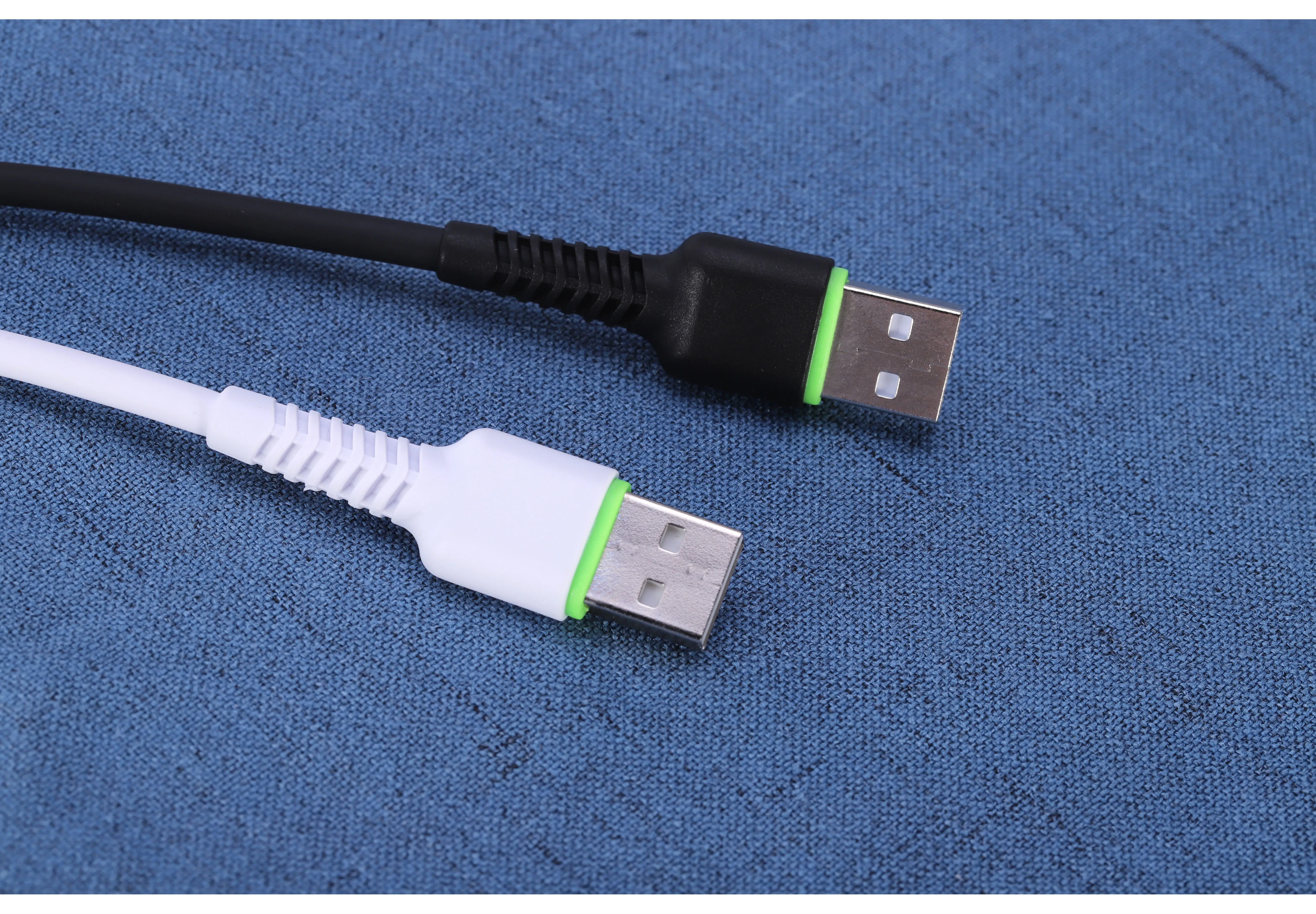 Шнур usb для быстрой зарядки. Perfeo кабель usb a вилка - lightning вилка, 2a, черный, длина 2 м., two (i4321).