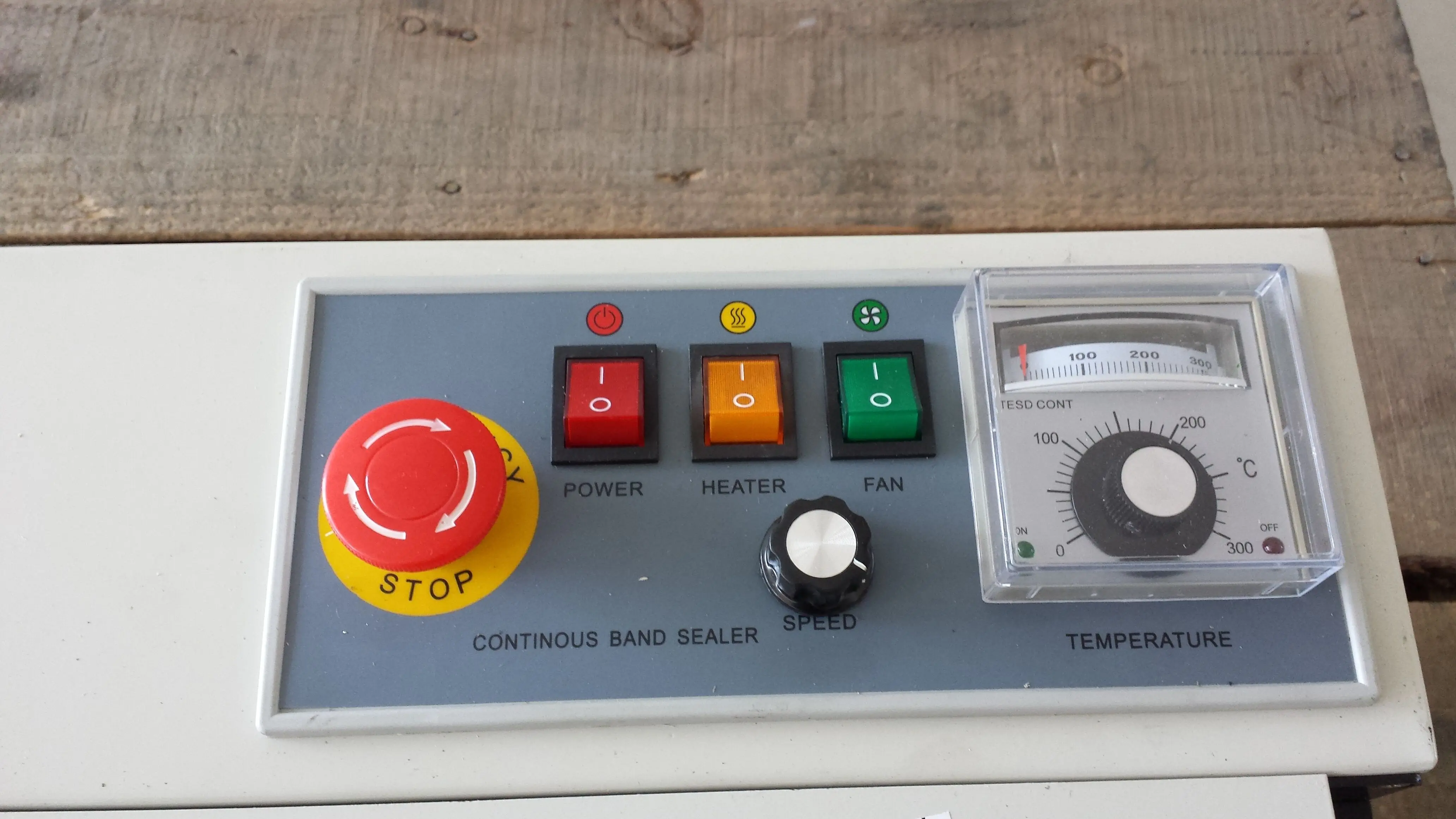 film sealing machine.jpg