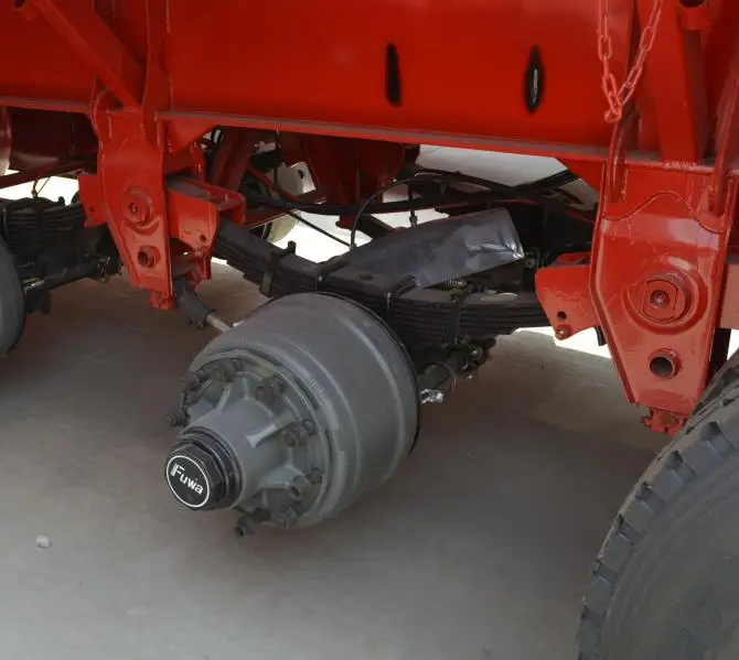 重型卡车运输80t低床半挂车4轴低男孩拖车