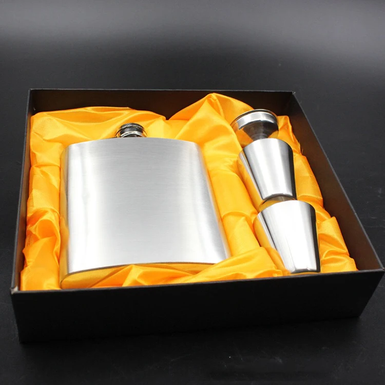 Hip Flask Gift Set (5).jpg