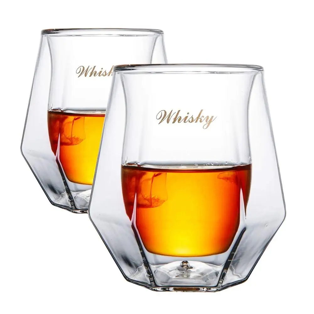 اليد في مهب مزدوجة الجدران الزجاج ل نظارات ويسكي