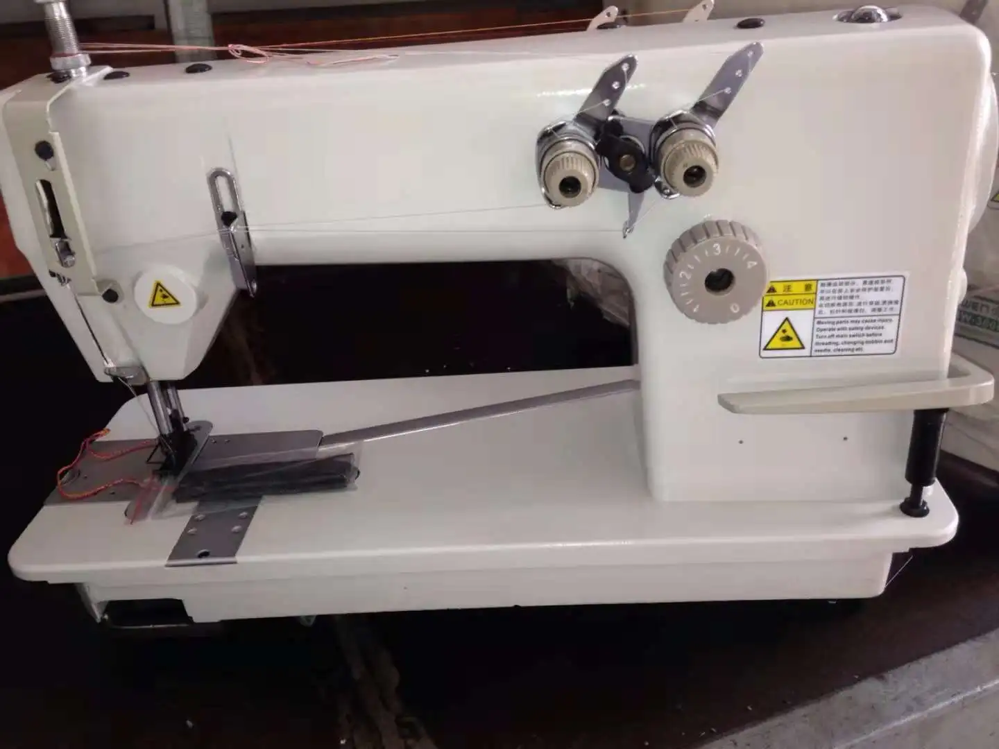 Qs38002p Wholesale High Speed Double Needle Chainstitch With Puller Industrial Sewing Machine