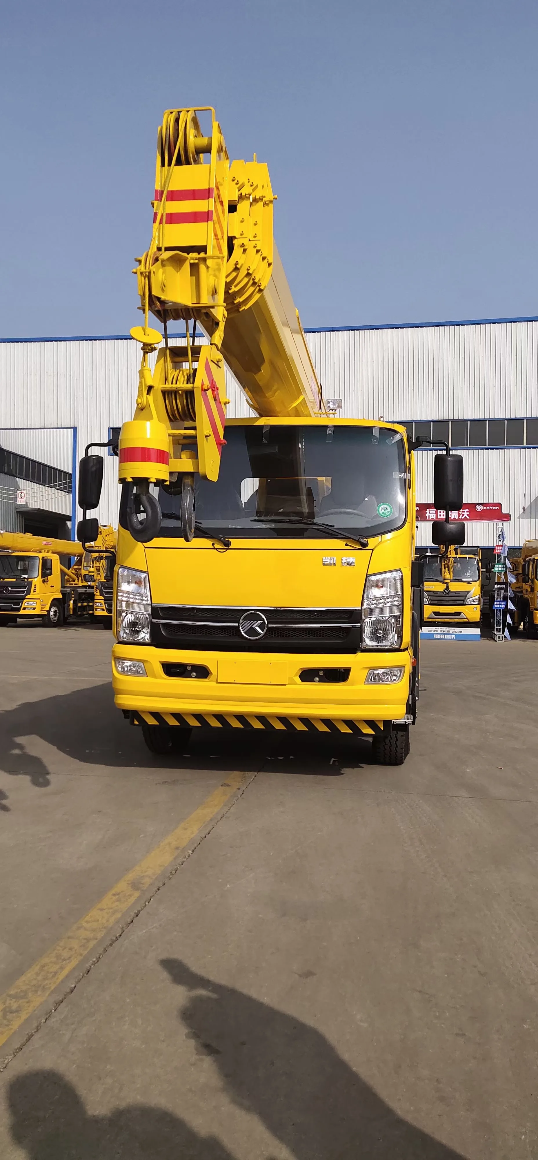 Used Telescopic Boom Truck Mounted Crane Truck Crane 8 10 Ton Xcmgg 20