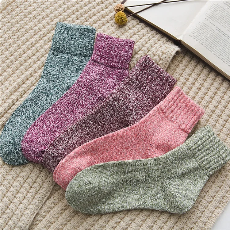 SISOSOCK Women Winter Socks 5 Pairs Thick Knit Wool Soft Warm Casual Socks Vintage Style Colorful Socks for Women Free Size