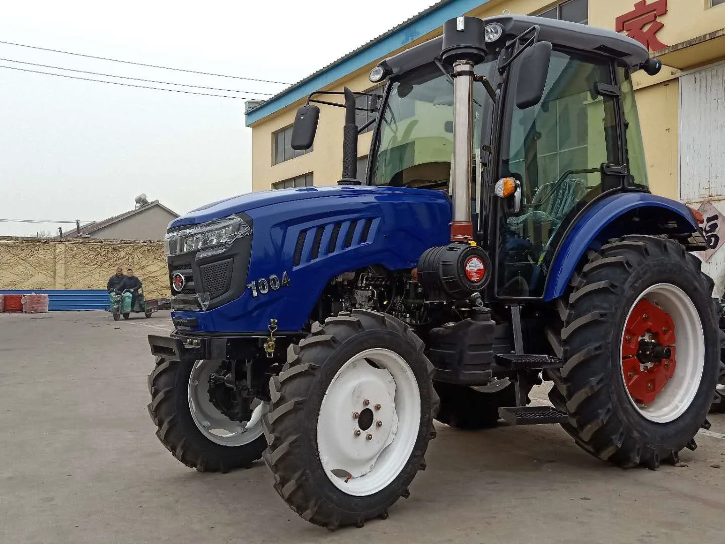 brand new 4 wheel drive 100hp tractor kubota ty