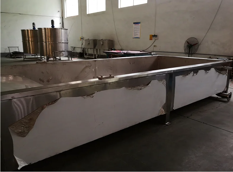 Pig scalding hair removal machine in pig slaughterhouse