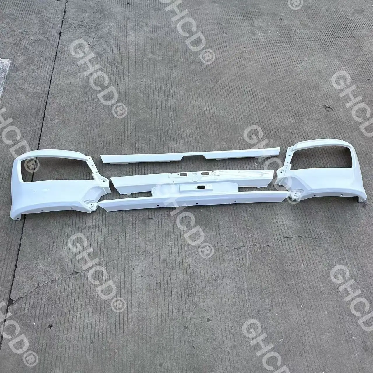GHCD Paiting/high Quality Plastic Type and Iron Type of  Bumper for Japanese Truck New HIN 500 manufacture