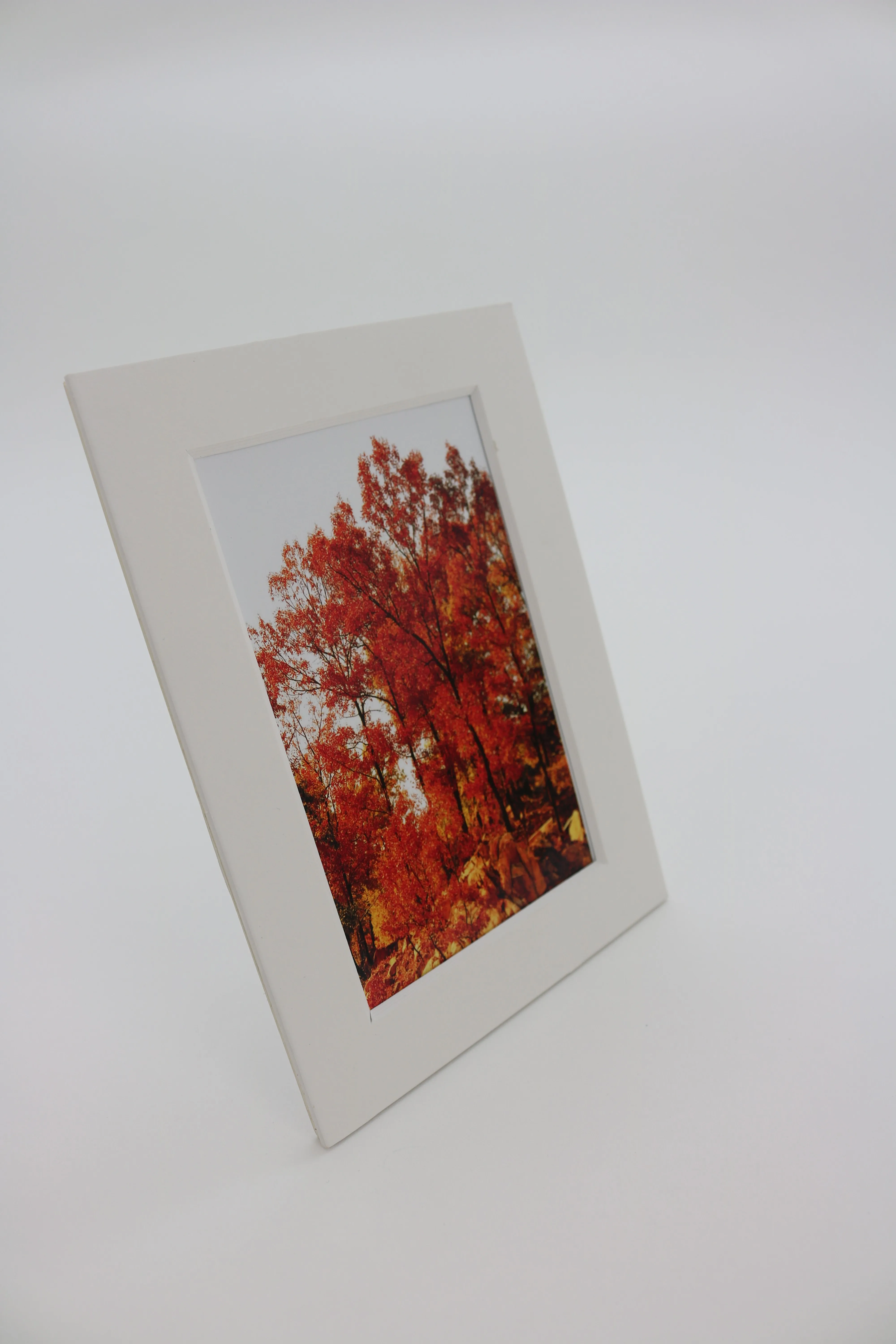 Best Selling White Core Acid free 5x7'' 8x10'' Photo Frame Cards Paper Frames for Photo Display manufacture