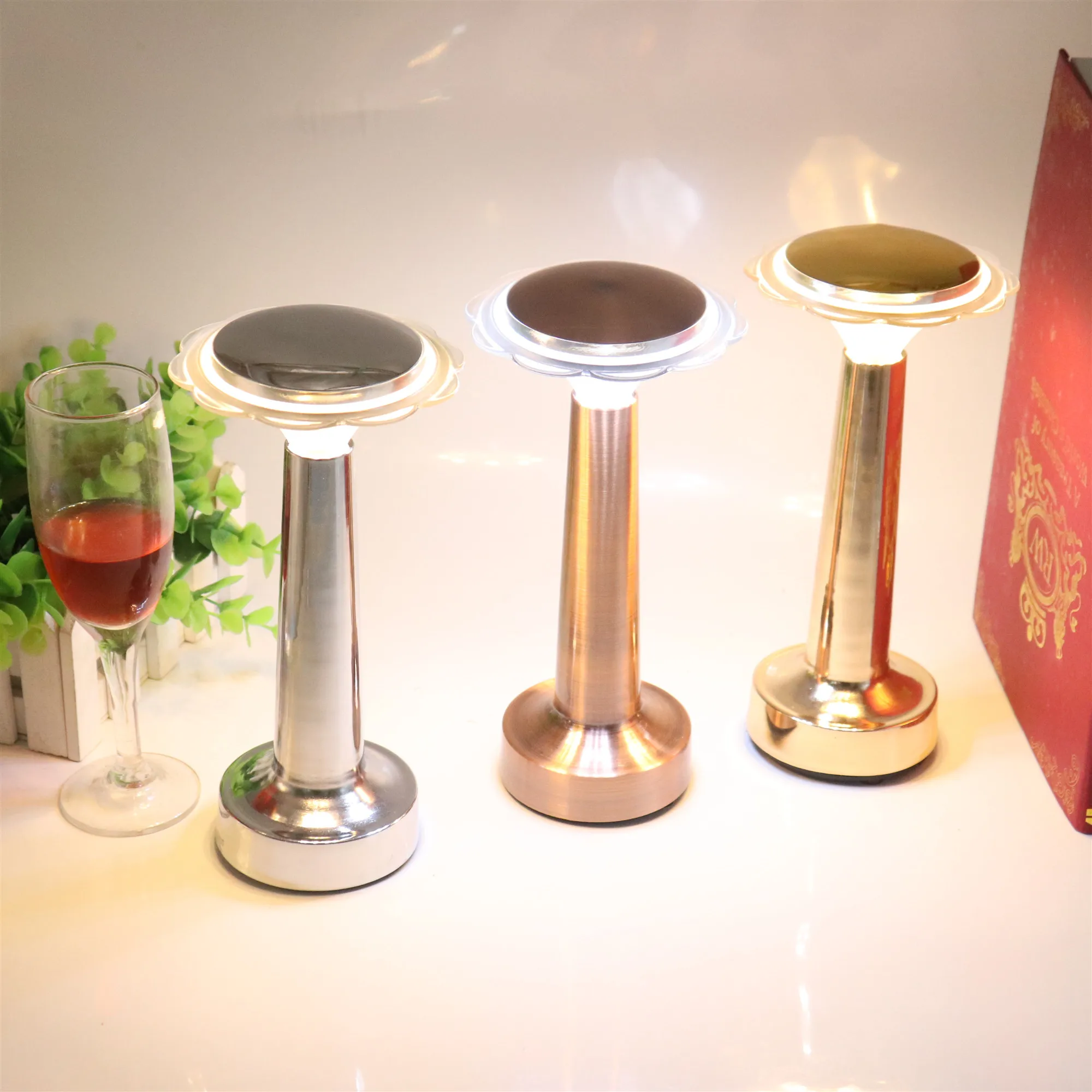 Led Light Source Wireless Restaurant Rechargeable Table Lamp For Bar