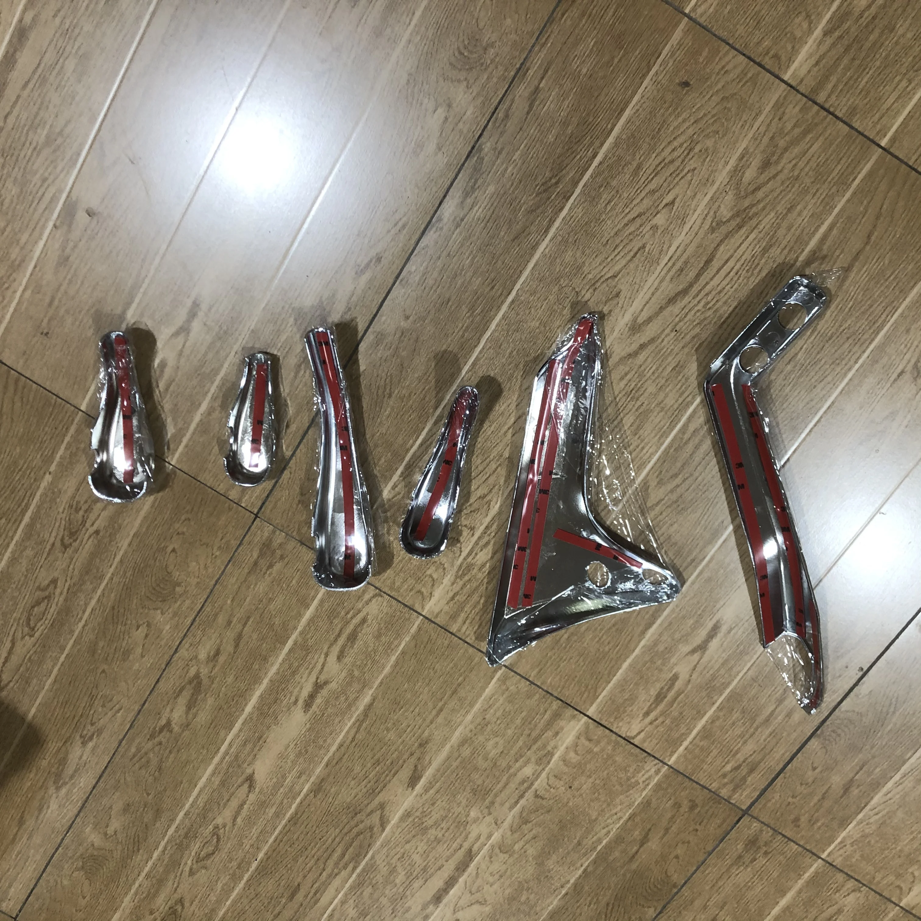 Chrome Bracket Cover Mirror Bracket Cover for New HINO 500/700  Truck Spare Parts supplier
