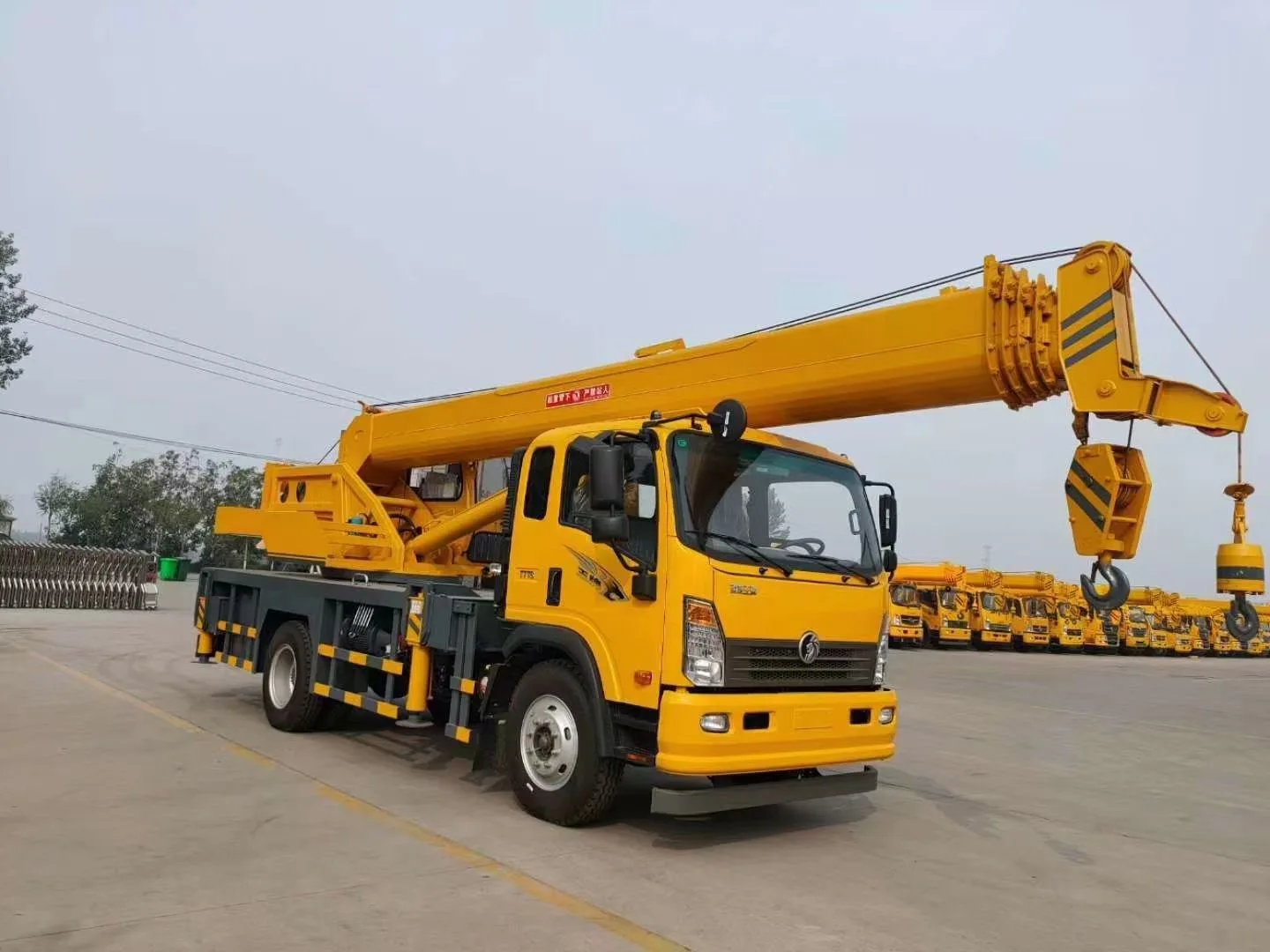 Used Telescopic Boom Truck Mounted Crane Truck Crane 8 10 Ton Xcmgg 20