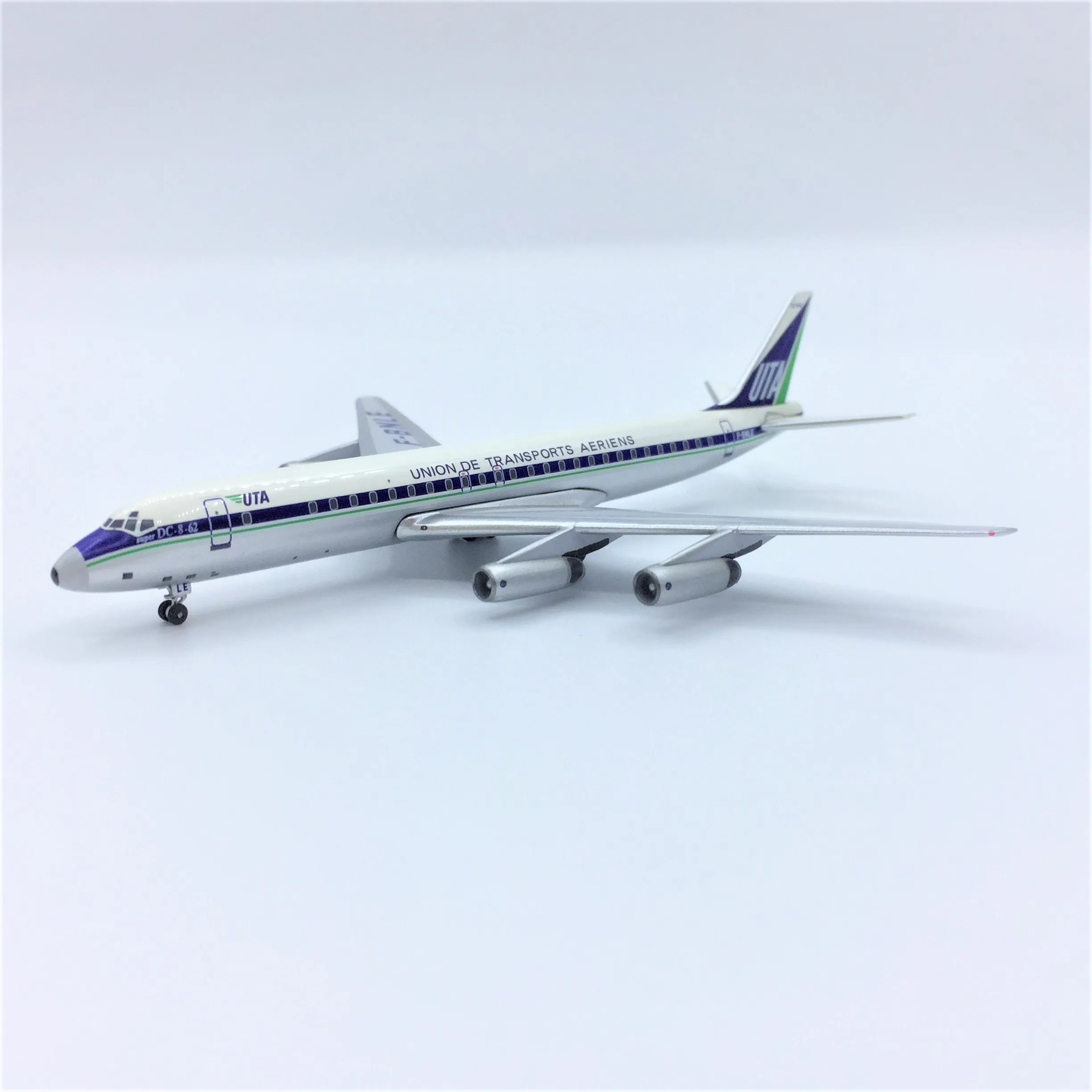 压铸飞机模型 dauglas dc-8-62 1:400 规模高详细的压铸模型飞机为