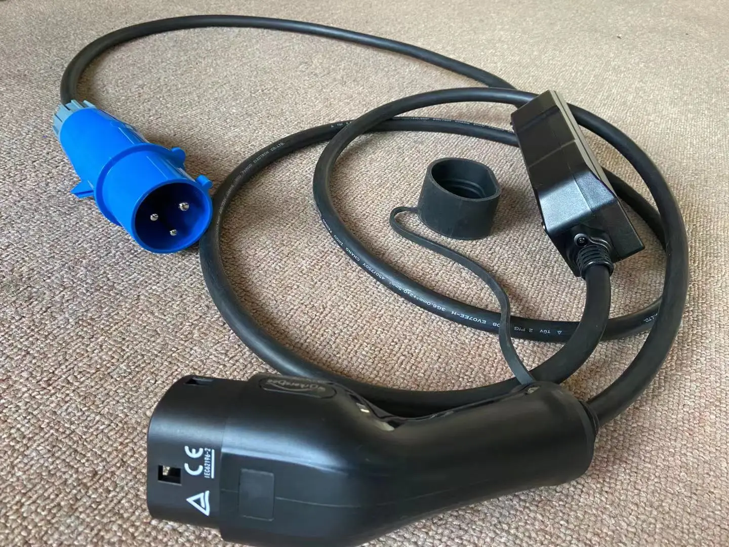 IEC 62196 Workersbee Blue CEE plug 32 A type 2 portable ev charger