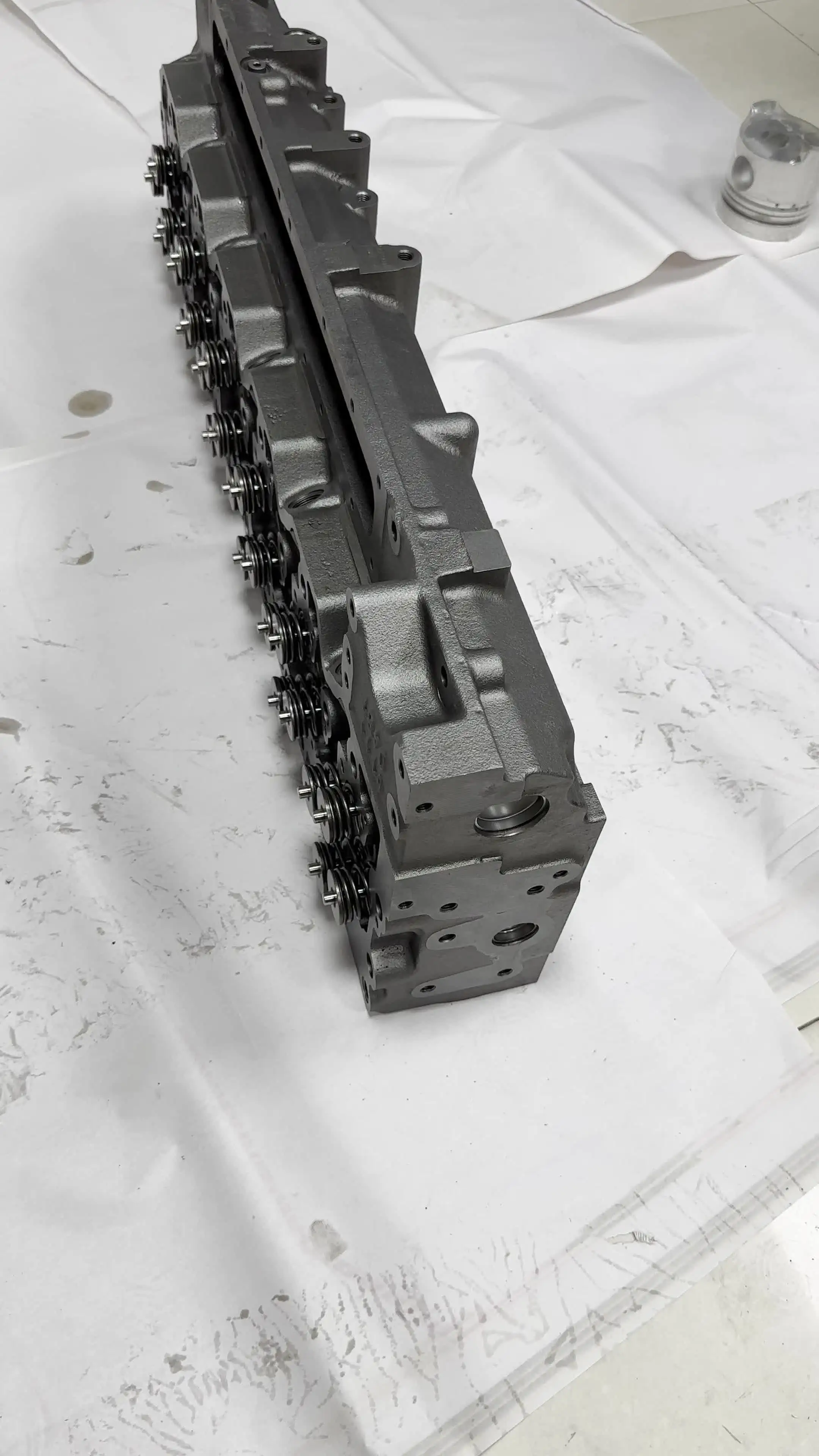 Machinery Engine Cylinder Head Assembly for Komatsu