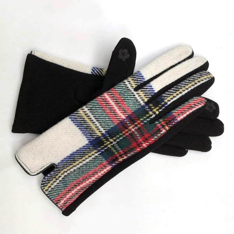 Plaid Gloves  (3).jpg