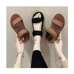 Z New Shoppe hot sell classic brown and clack sandals for Women Flat With Open Toe Ankle Strap Plain Sandals