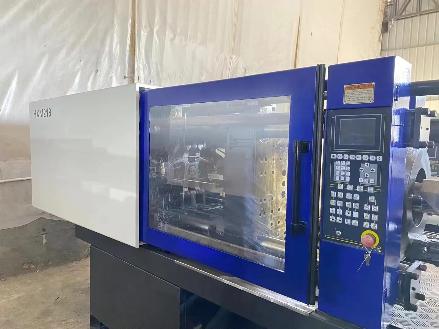 Haixiong HXM218 218 Ton Hydraulic Plastic Injection Molding Machine ...