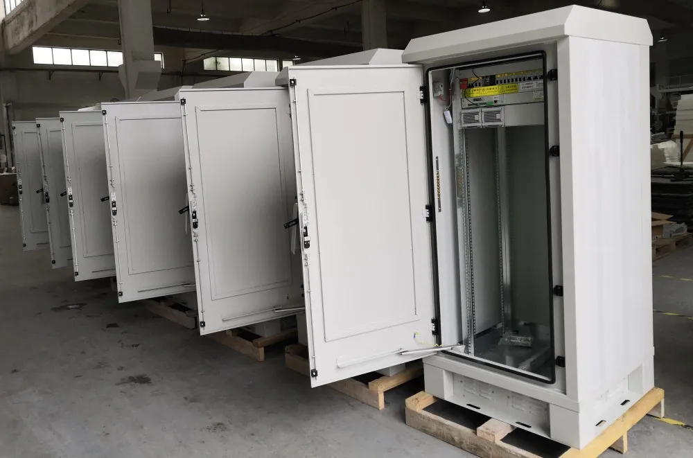 42U Double Wall Outdoor Telecom Cabinet Floor Standing