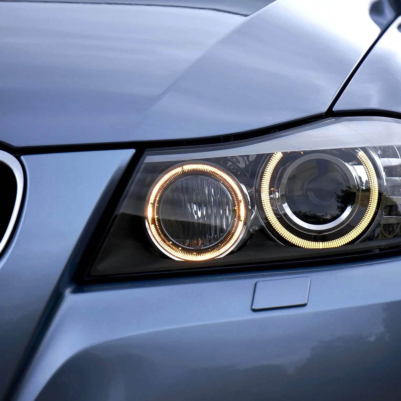 Какие фары запрещены. Фары иномарки лупа. Запрещенные фары. Фары BMW PNG. Back Headlight of car.