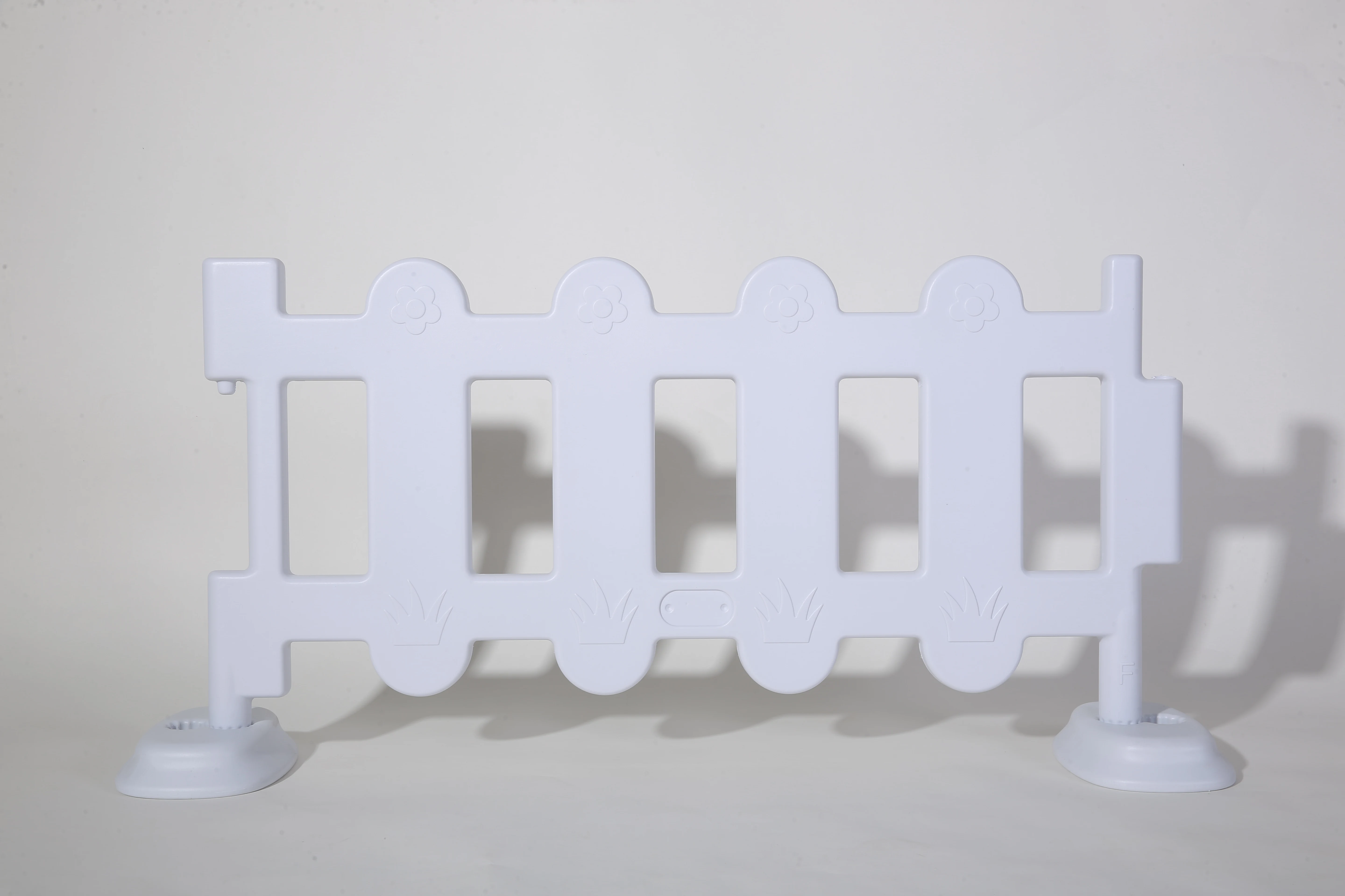 Plastic White Play Yard Fence Pe Outdoor Soft Play Kids Playpens For