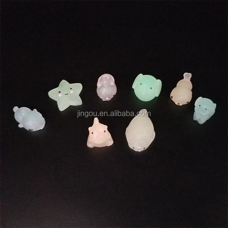 Wholesale Random Assorted Designs Cute Glowing In The Dark Squeeze