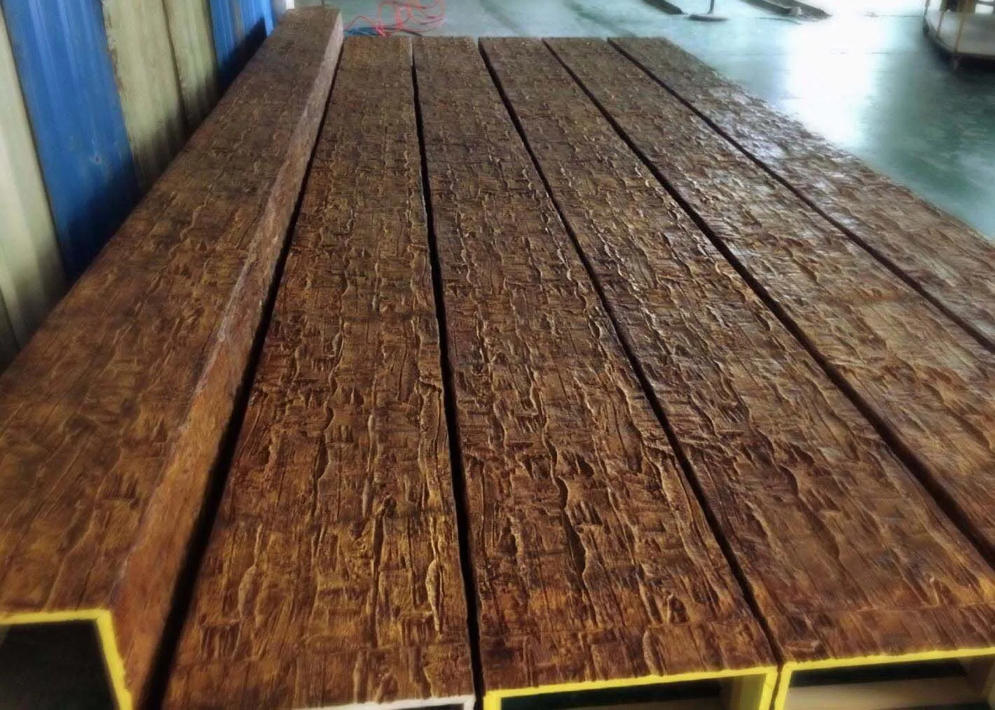 FAUX WOOD BEAM4jfpuc.jpg