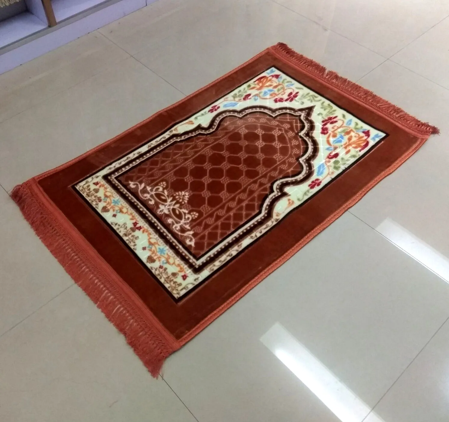 Raschel print embossed pilgrimage mat, mosque prayer blanket, Islamic pilgrimage prayer mat