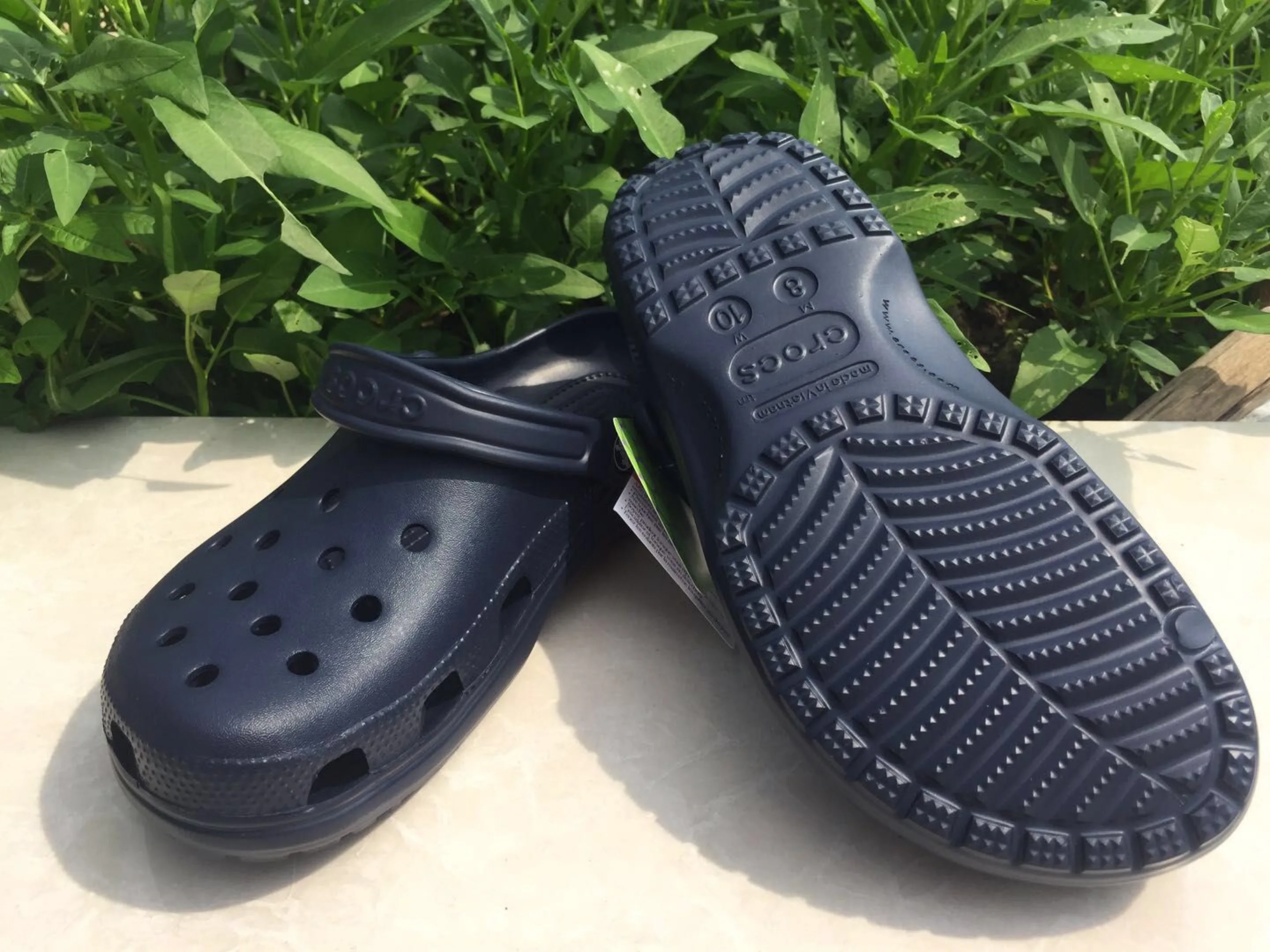 female crocs