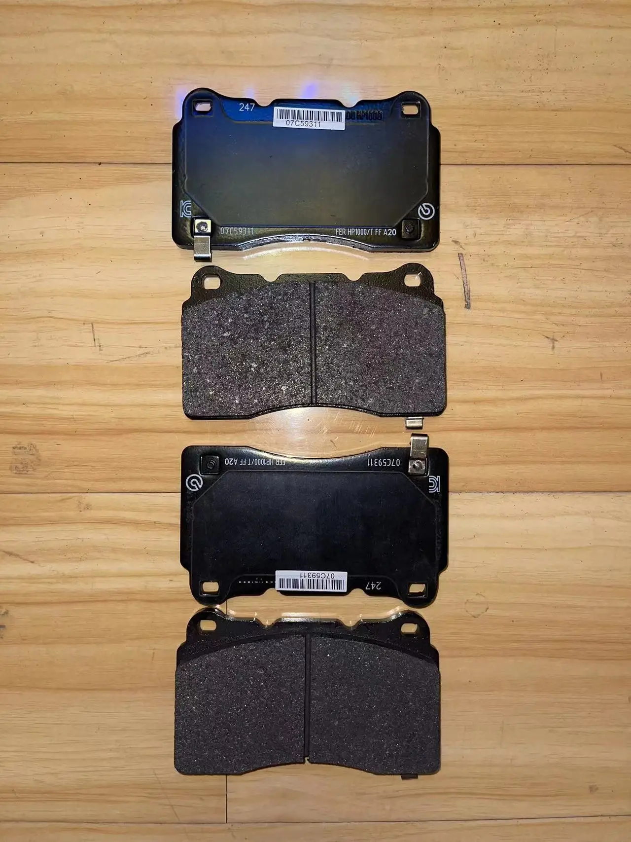 Front Brake Pads L/r For Tesla Model S 103368900a 105506600c Buy