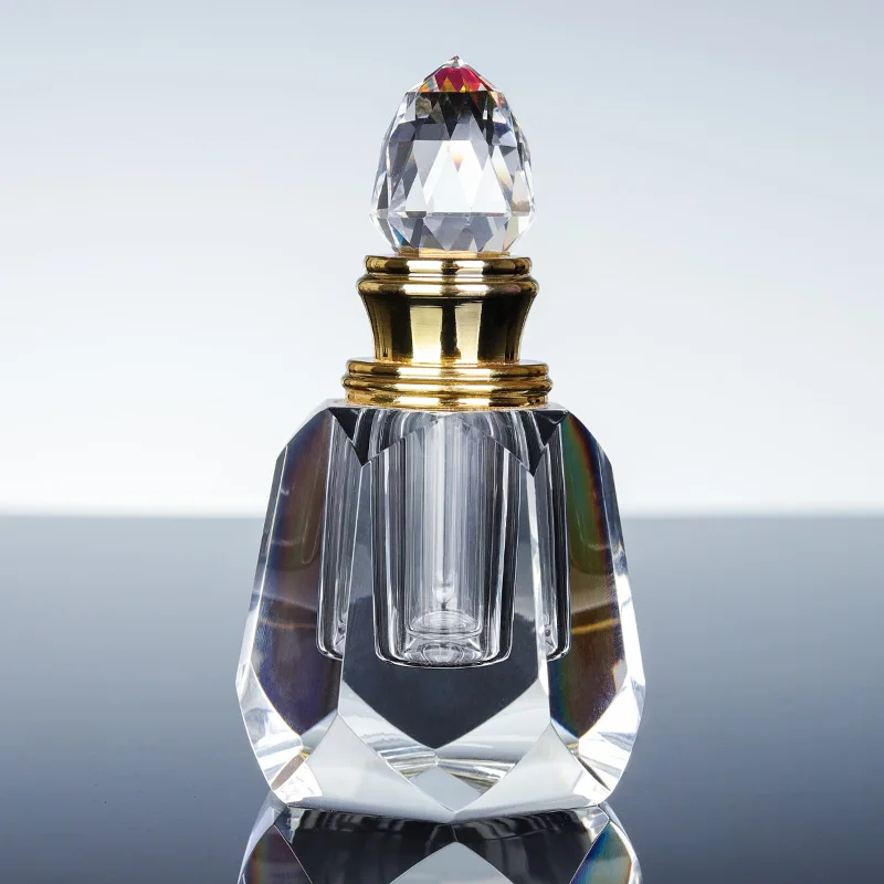 Luxury crystal perfume bottle customized logo glass crafts factory